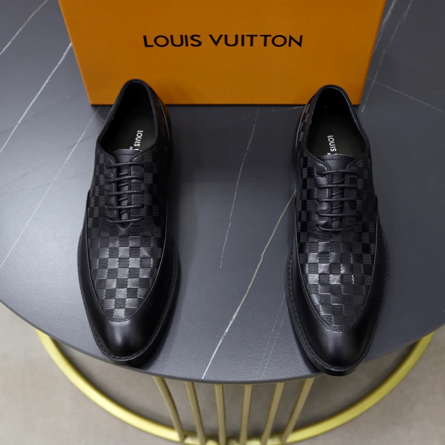 Men's shoes: 280🙅‍♂️🙅‍♂️🙅‍♂️Niuli Brand: LV Louis Vuitton Size: 39-44 (38, 45, 46 can be customized) Level: Counter classic Material: Original soft cowhide upper Comfortable cowhide lining Original lightweight outsole Style category: Formal business casual driving leather shoes Color: Color of the actual picture